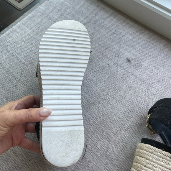 Wishbone wedge sandal like new - Picture 3 of 3